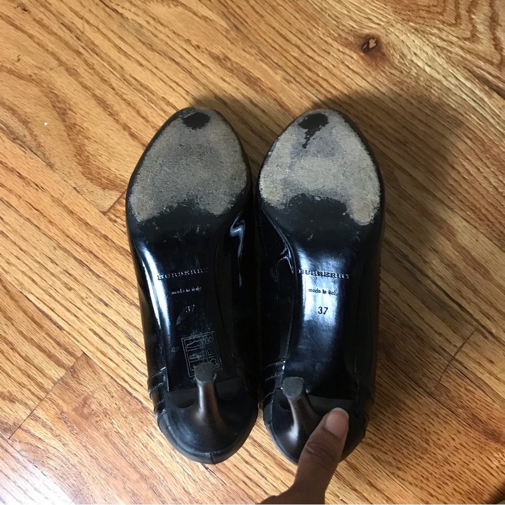 Burberry Black Patent Leather Heels - Picture 6 of 8